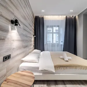 https://staroevreyska-apartment-b.hotelslviv.net